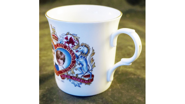 Taza conmemorativa de la boda real de Carlos y Diana Original de cerámica, única hecha en Inglaterra Ich Dien Porcelain Royal / Porcelana Real Genuina