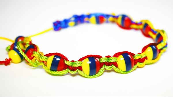 Pulsera hecha a mano con cuentas tricolor hecho a mano abalorios regalo para su regalo para los hombres colombianos brazalete Tipico Unisex Joyeria impermeable