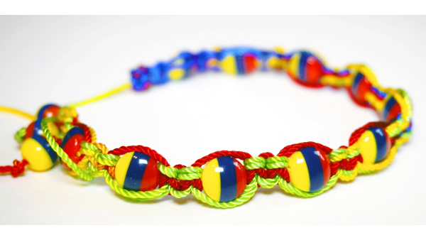 Pulsera hecha a mano con cuentas tricolor hecho a mano abalorios regalo para su regalo para los hombres colombianos brazalete Tipico Unisex Joyeria impermeable