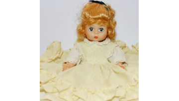 Vintage Madame Alexander -Amy Doll Little Women Series 411  w/ Kaiser Doll Stand, does not contain box